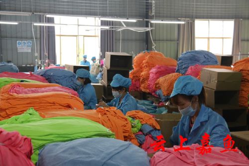 吉揚日用品公司 日夜趕制訂單，全力拓展外匯市場